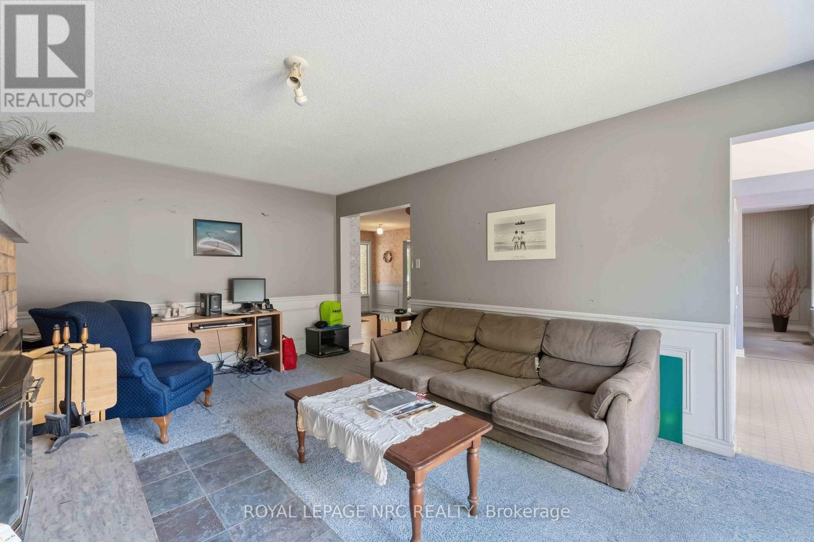 23 WOODSIDE SQUARE - 9