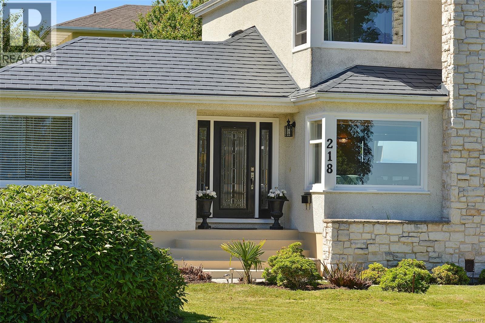218 Beach Dr - 11