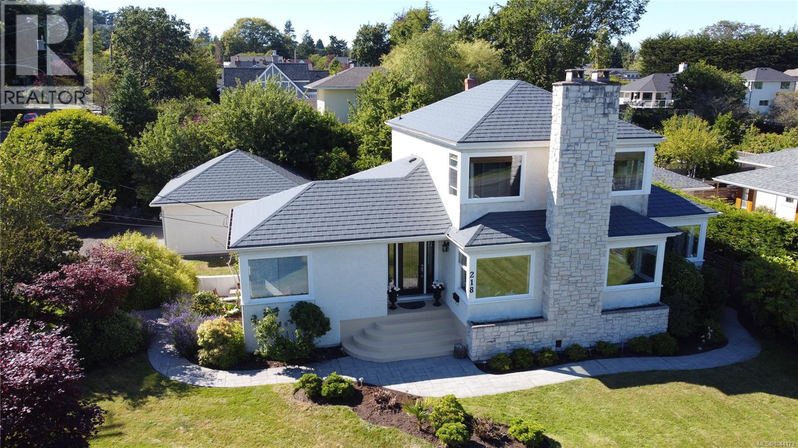 218 Beach Dr - 3