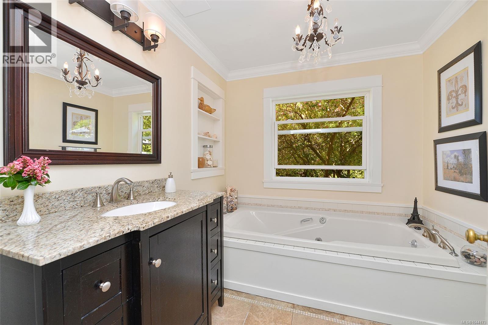 218 Beach Dr - 30