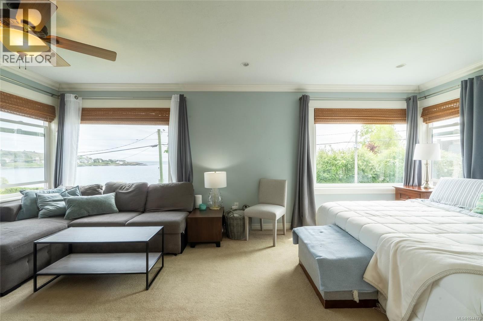 218 Beach Dr - 34