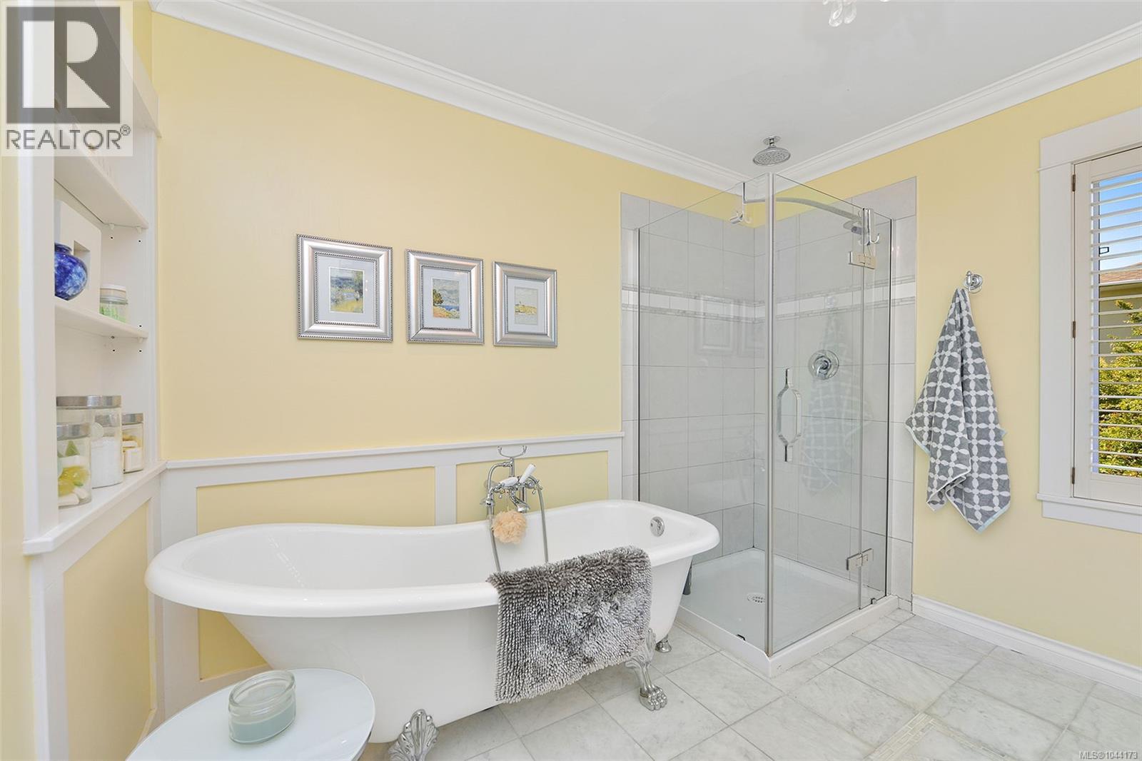 218 Beach Dr - 40