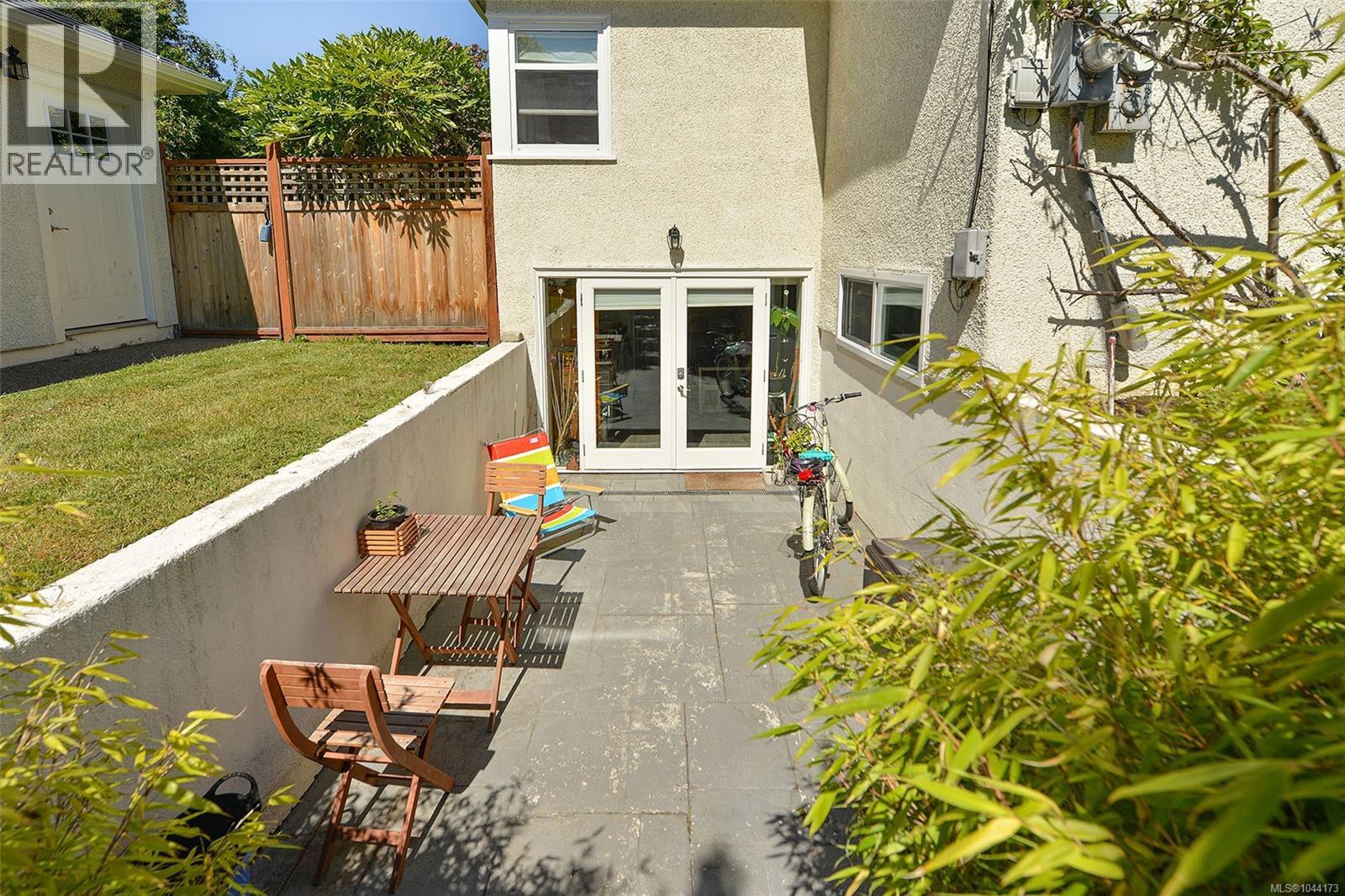 218 Beach Dr - 45