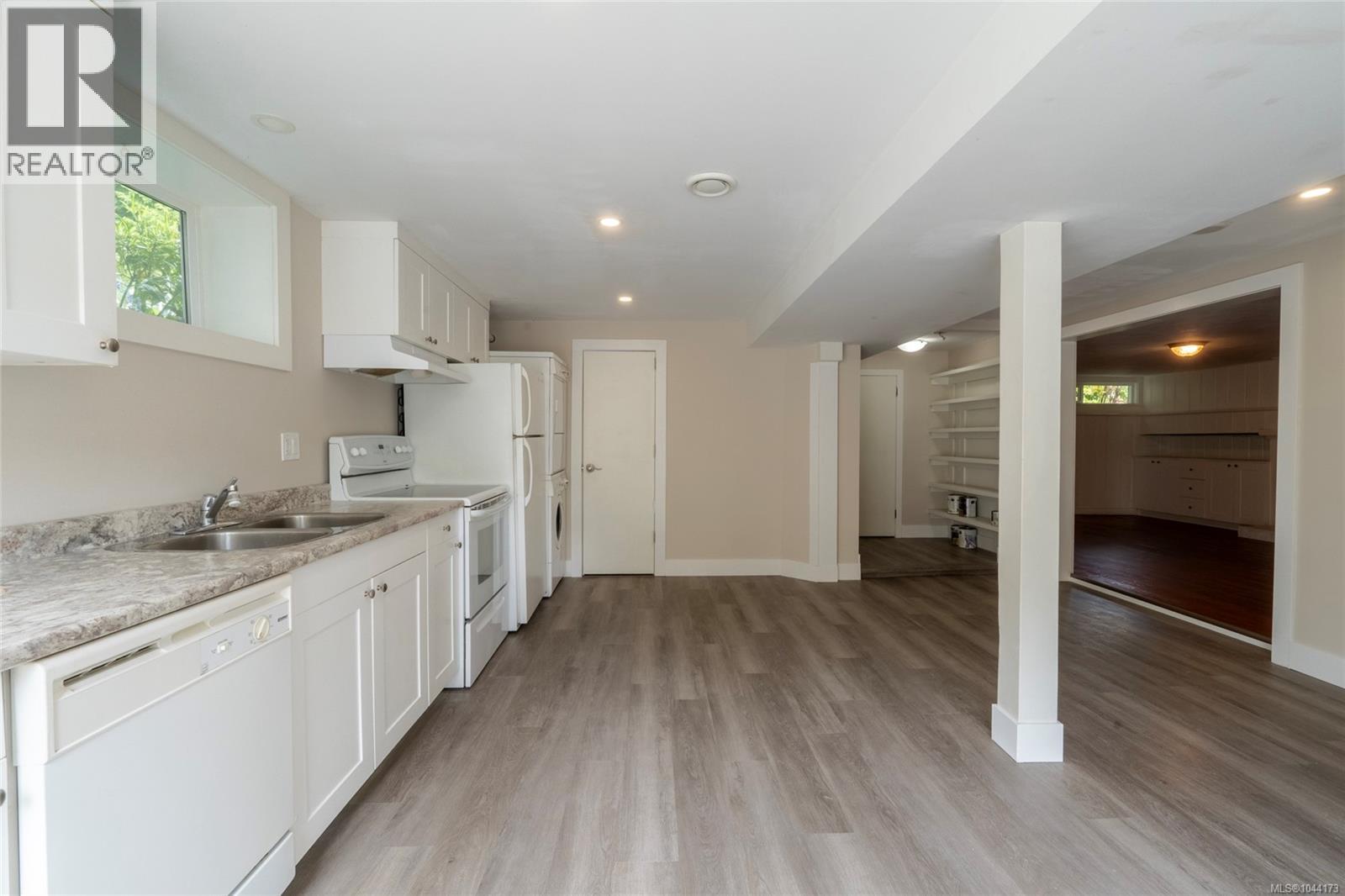 218 Beach Dr - 49