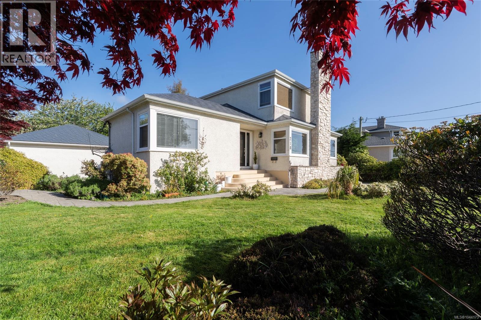 218 Beach Dr - 5