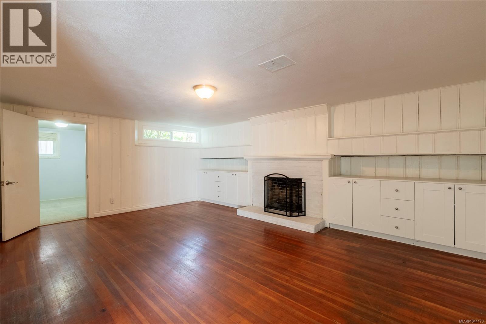 218 Beach Dr - 55