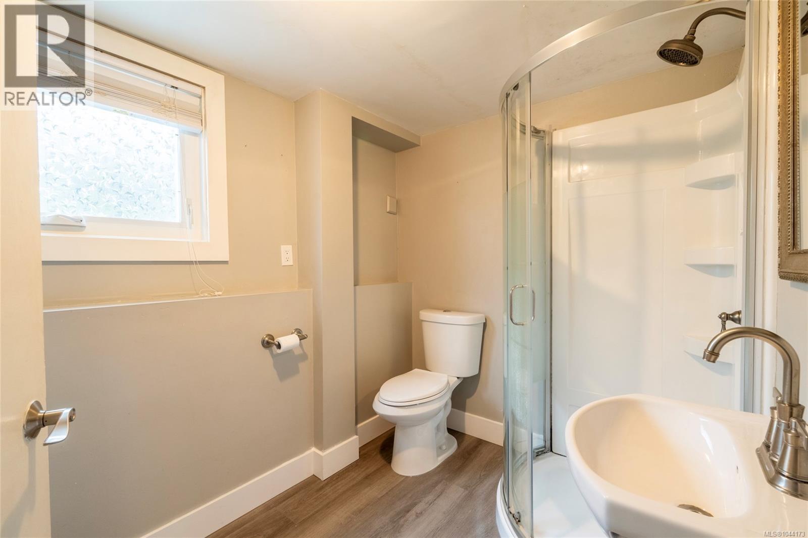 218 Beach Dr - 58