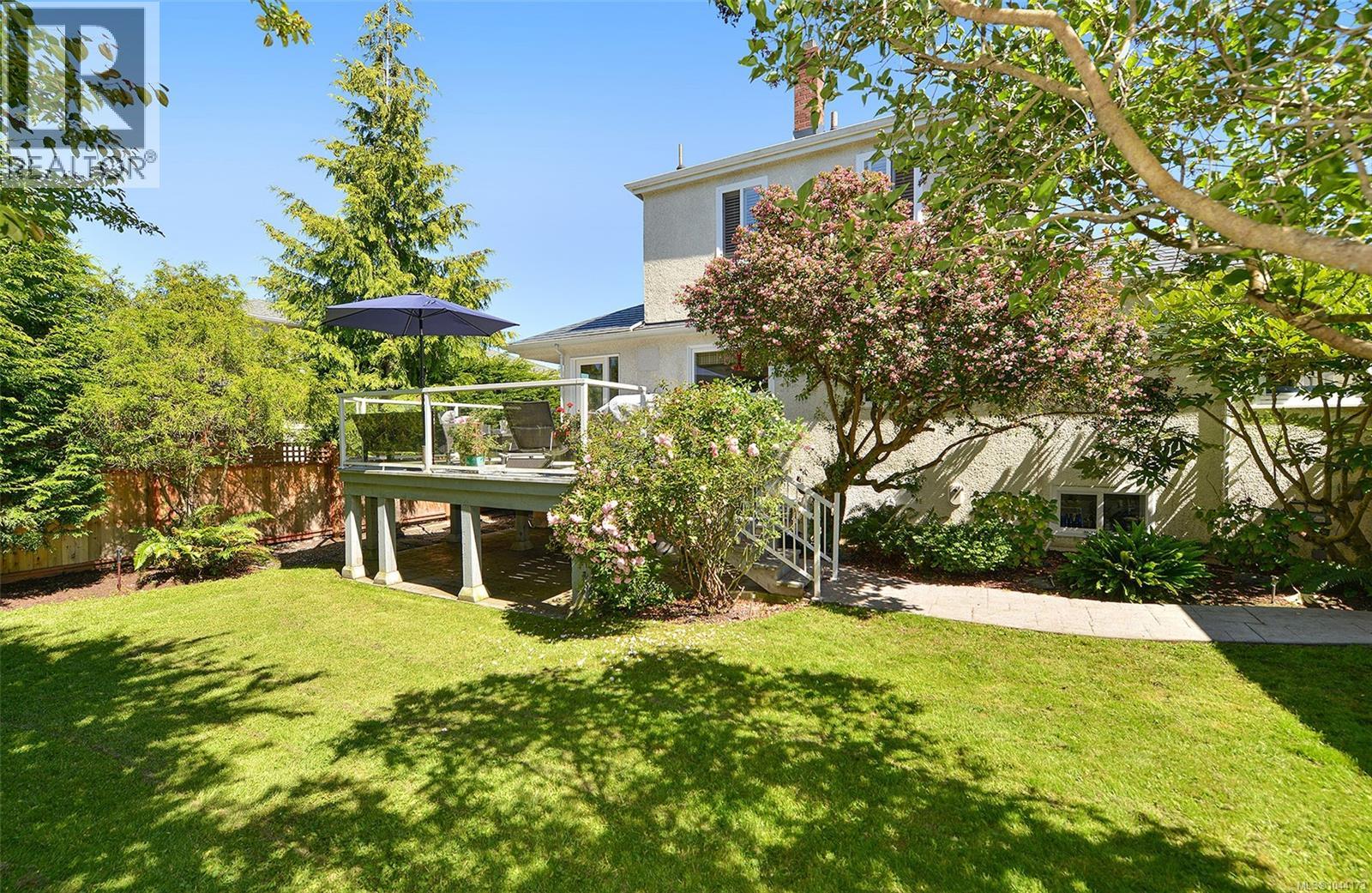218 Beach Dr - 60