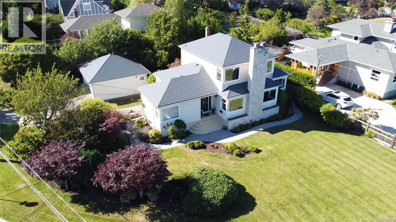 218 Beach Dr - 64