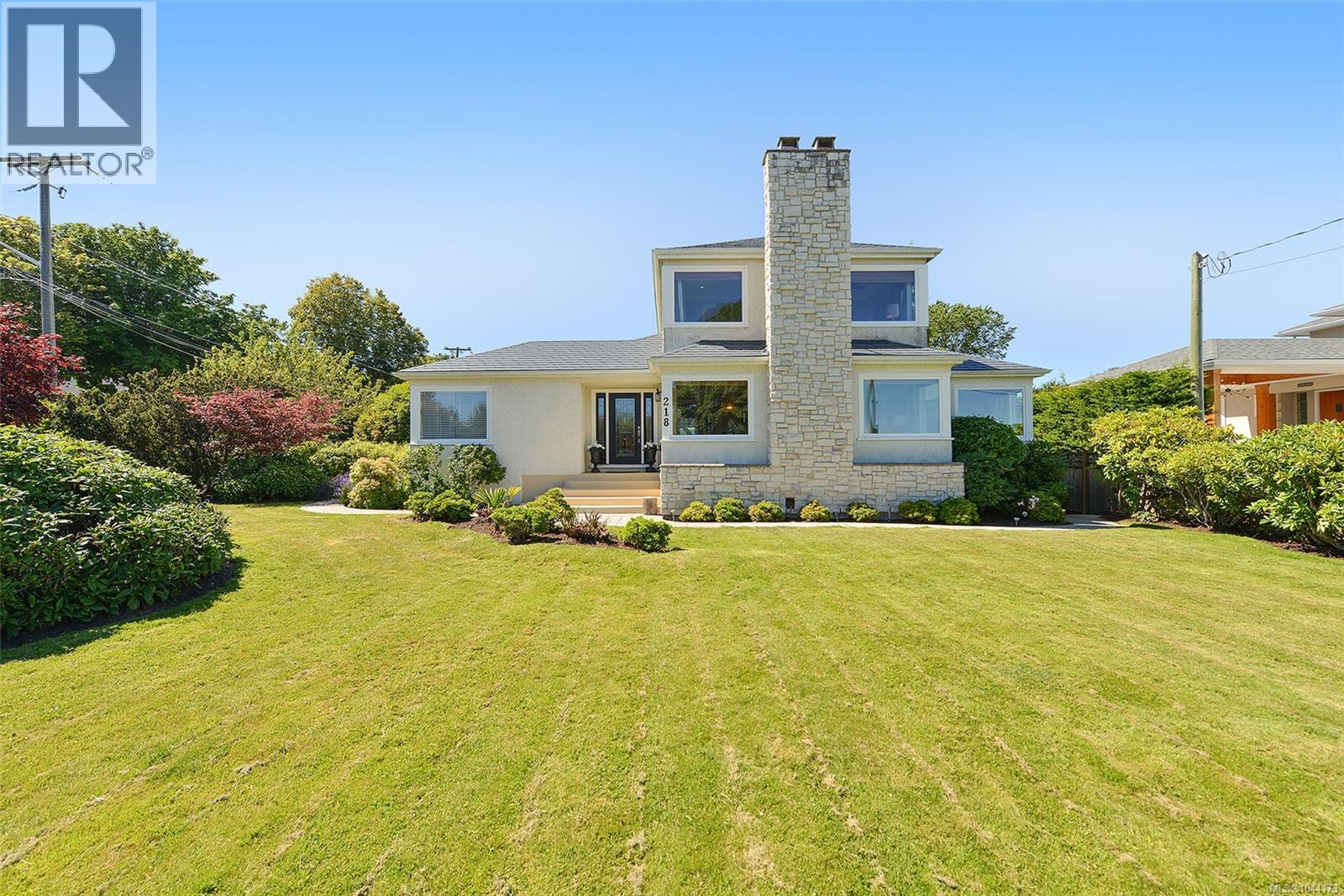 218 Beach Dr - 65