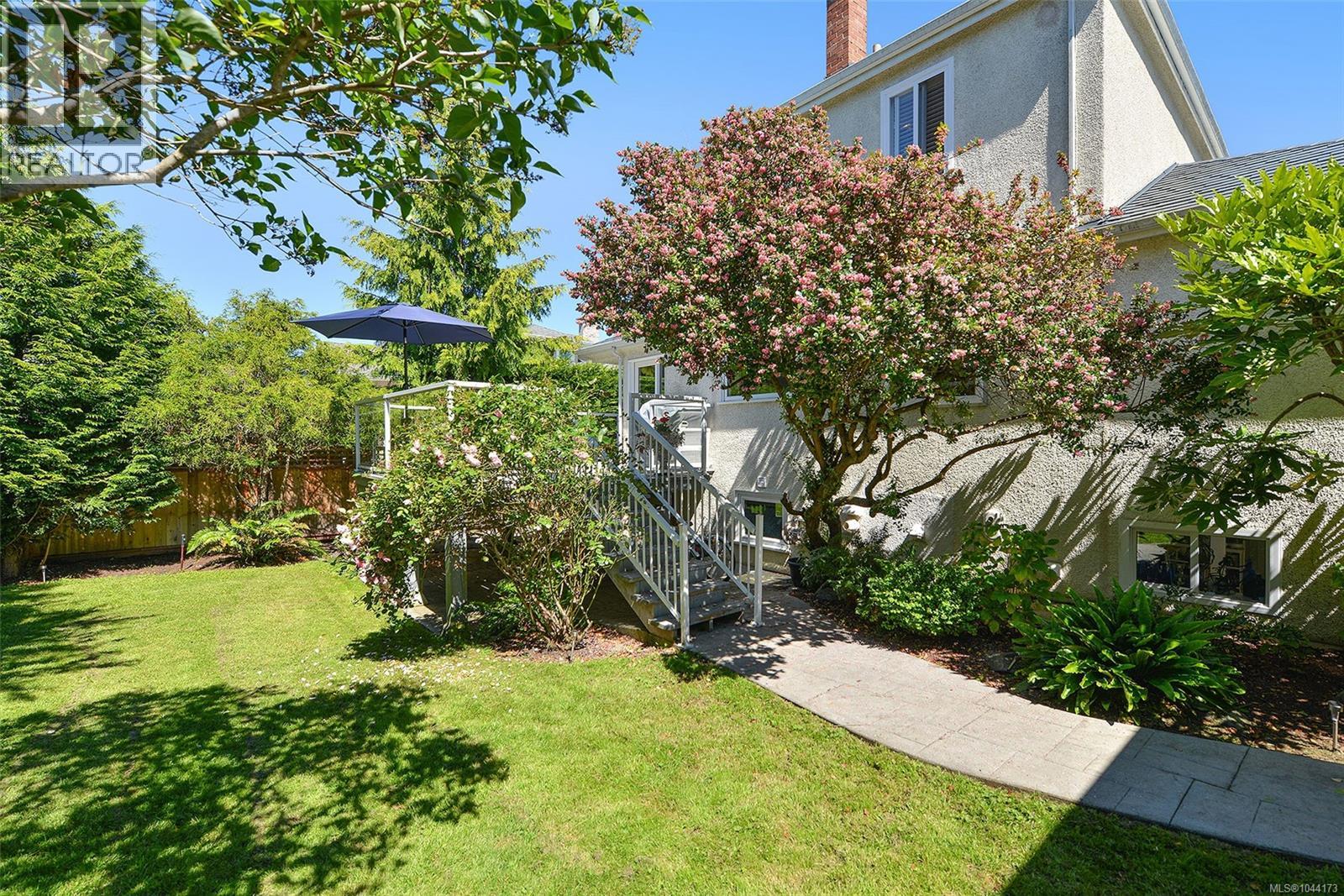 218 Beach Dr - 71