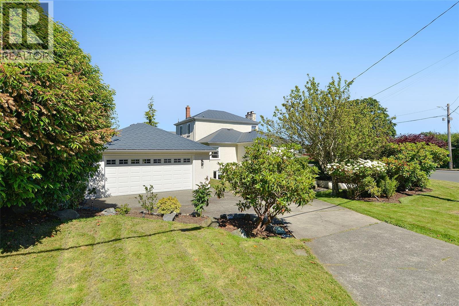 218 Beach Dr - 72