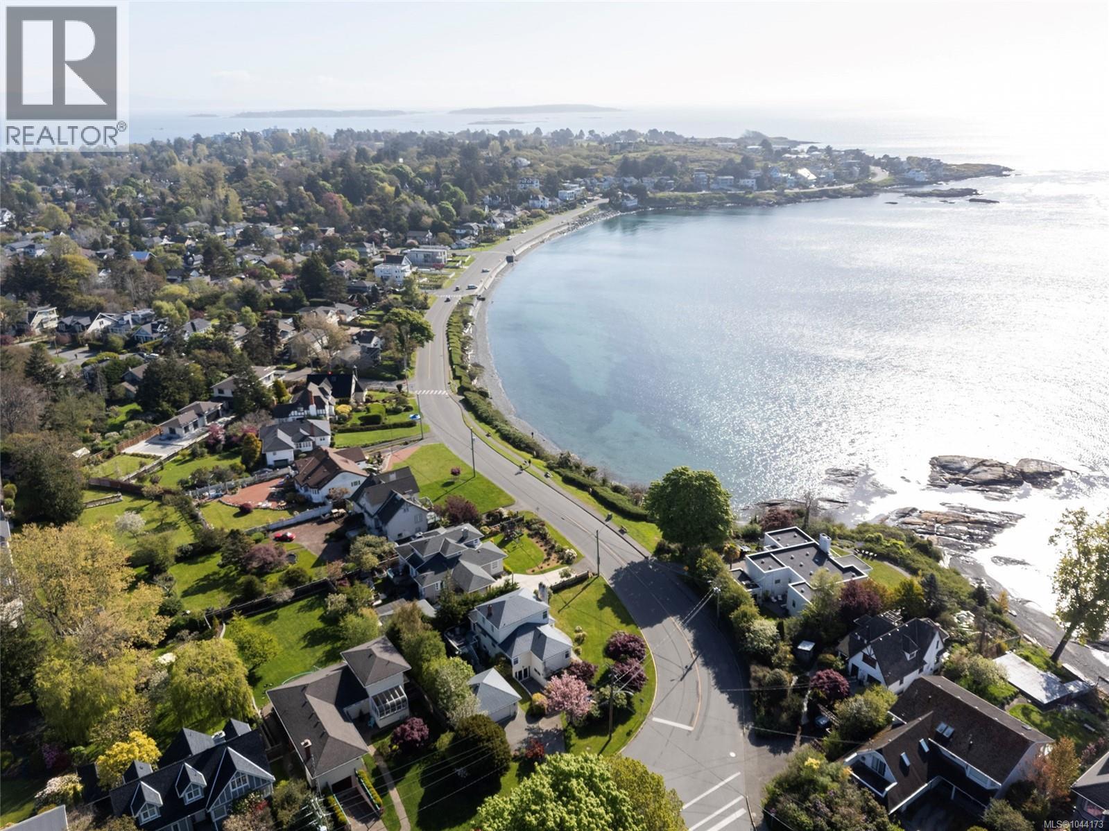 218 Beach Dr - 81