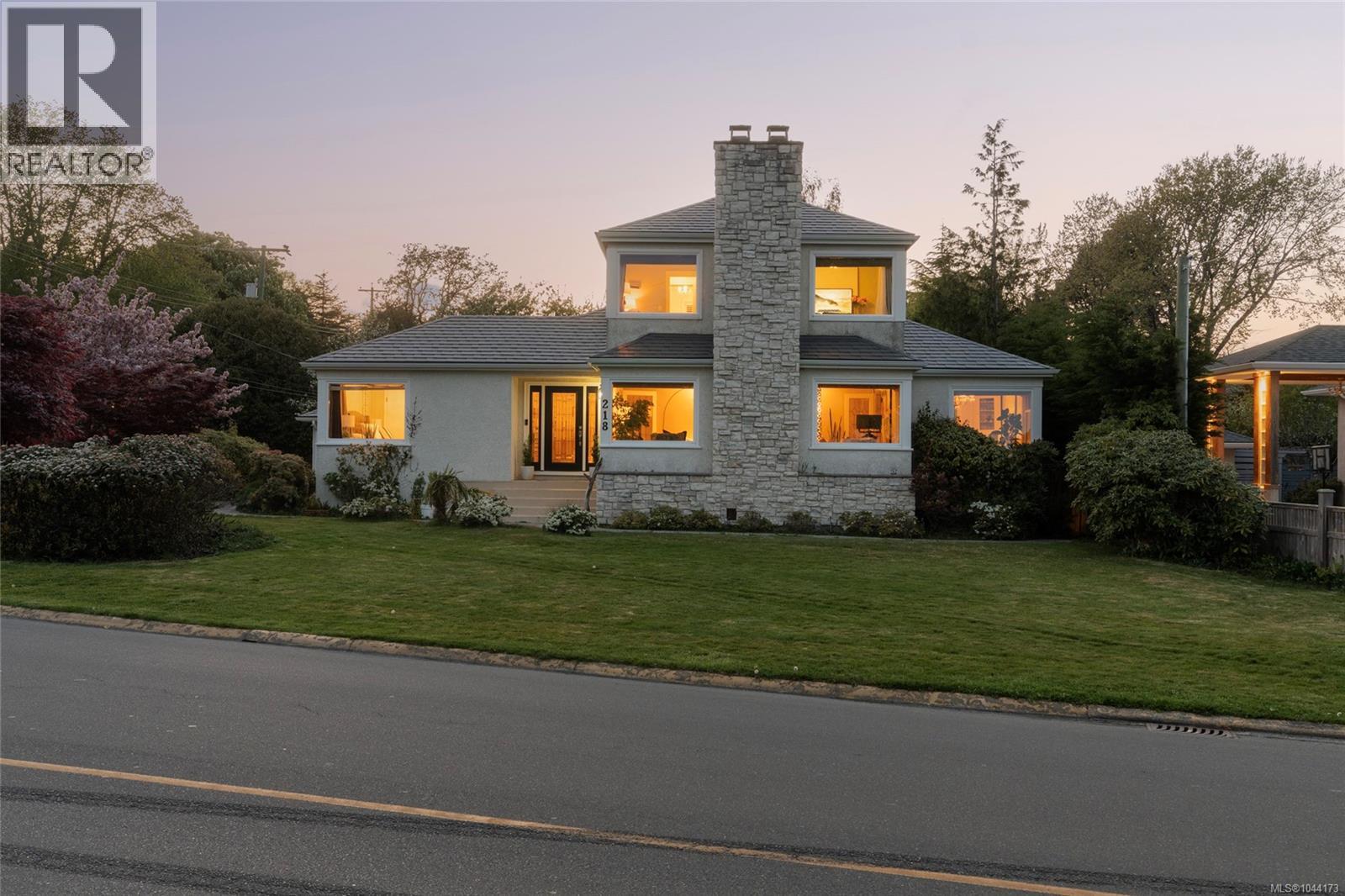 218 Beach Dr - 82