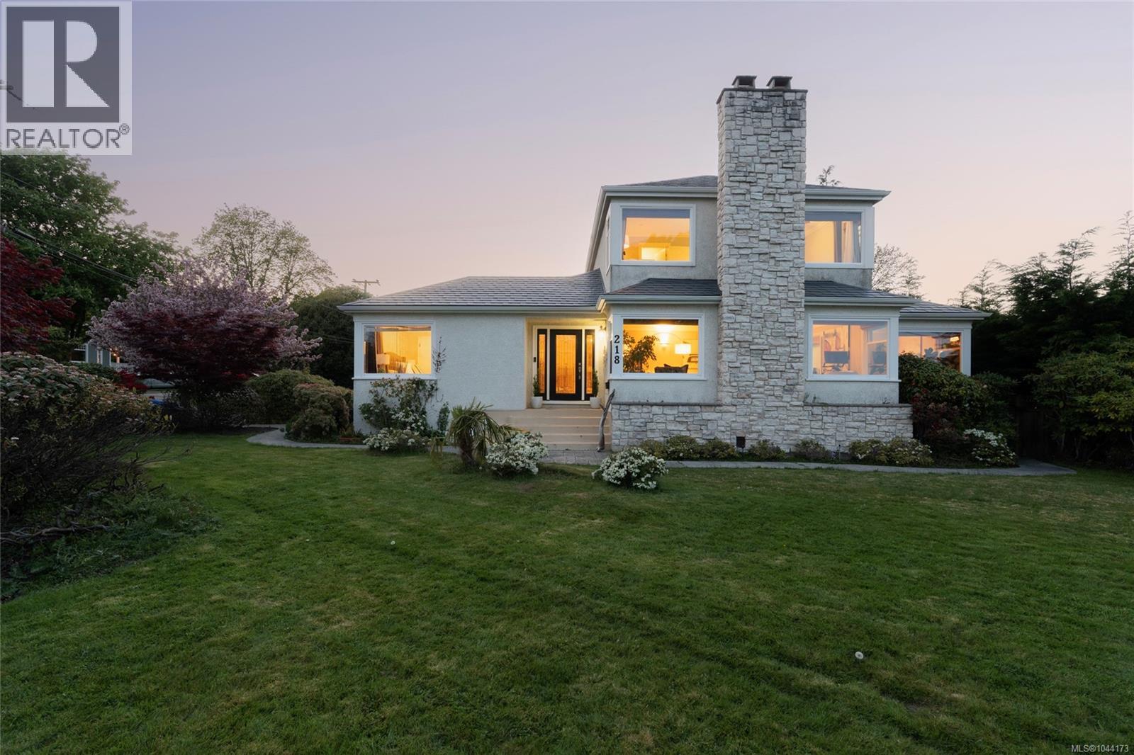 218 Beach Dr - 83