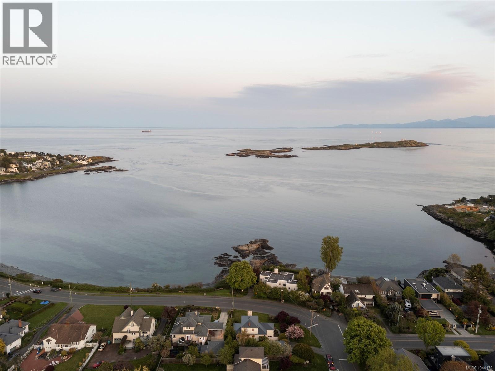 218 Beach Dr - 87