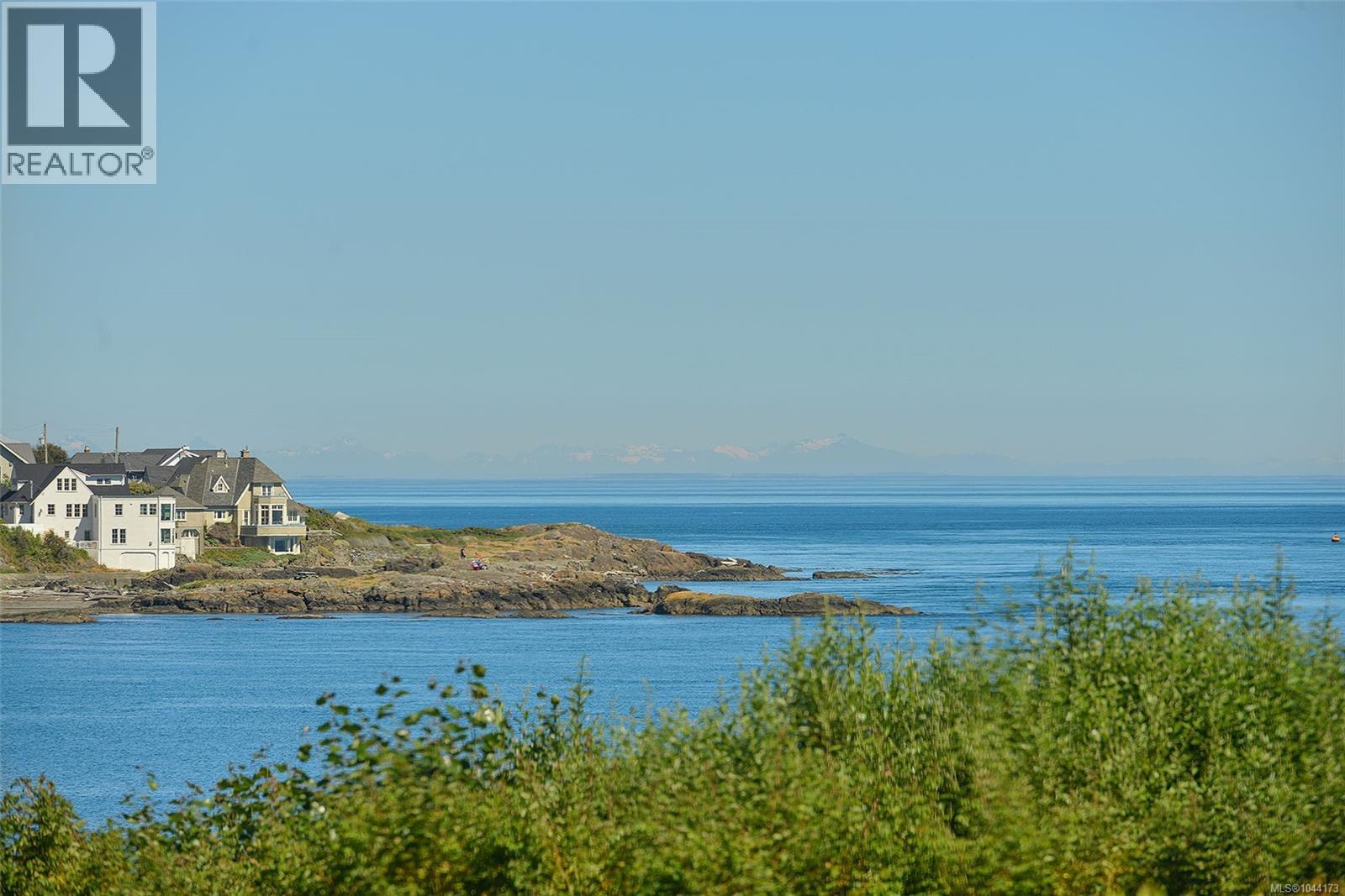 218 Beach Dr - 9