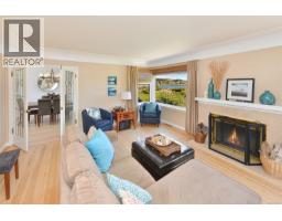 Bedroom - 218 Beach Dr, Oak Bay, BC V8S2M1 Photo 16