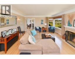 Kitchen - 218 Beach Dr, Oak Bay, BC V8S2M1 Photo 18