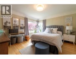 218 Beach Dr, Oak Bay, BC V8S2M1 Photo 32