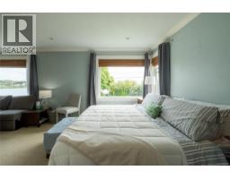 218 Beach Dr, Oak Bay, BC V8S2M1 Photo 37