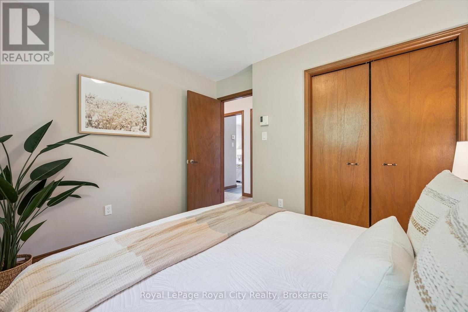 181 HARVARD ROAD - 20