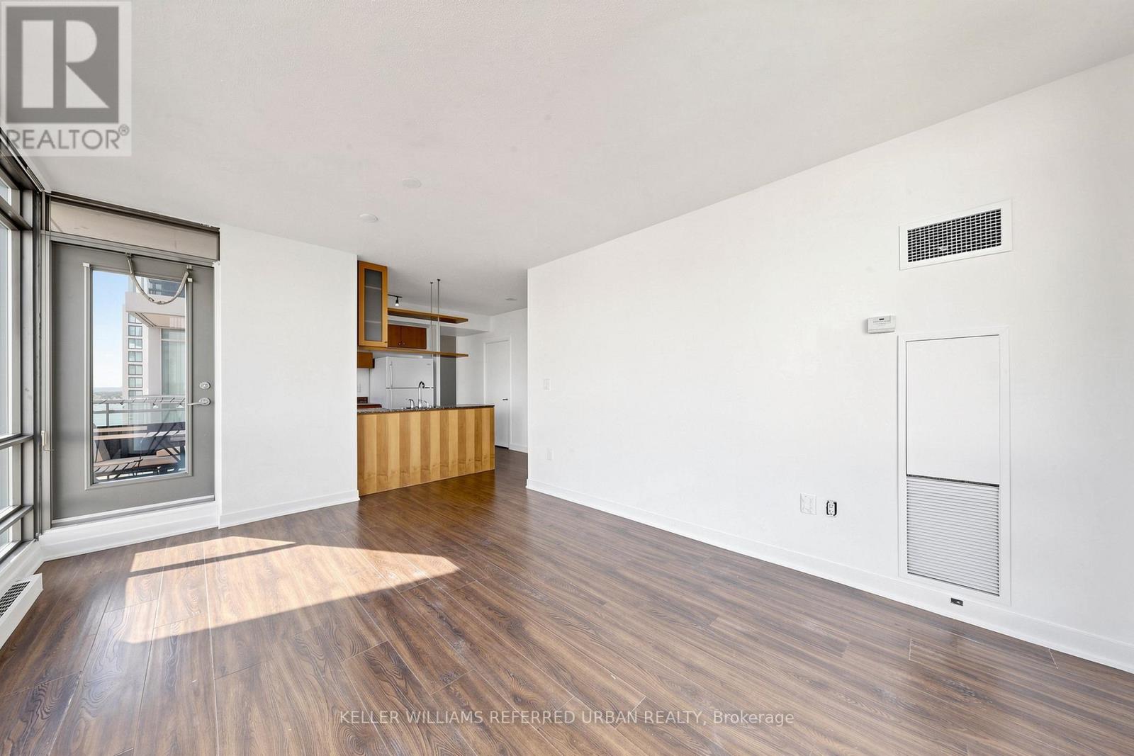 #1610 5 MARINER TERRACE - 11