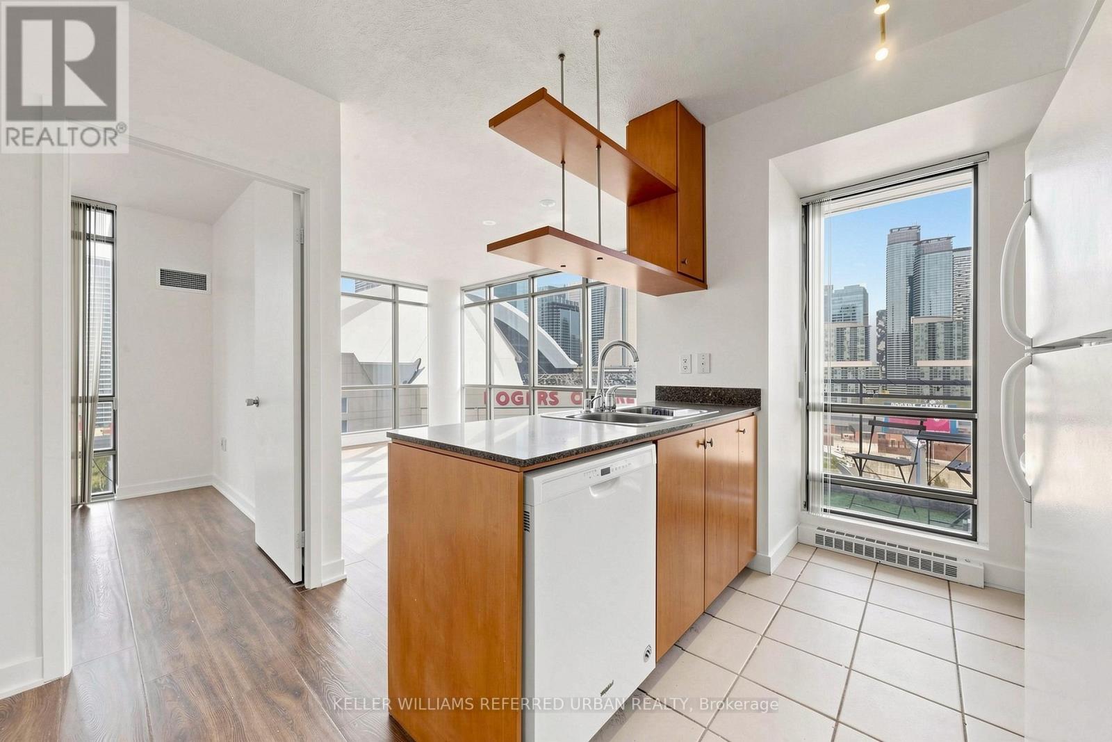 #1610 5 MARINER TERRACE - 14