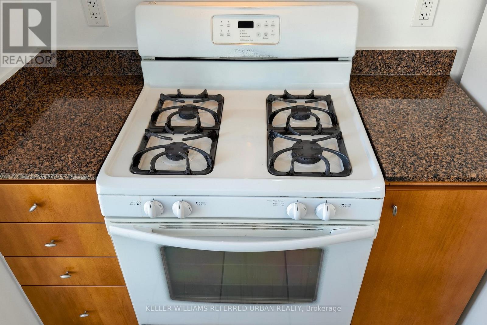 #1610 5 MARINER TERRACE - 19