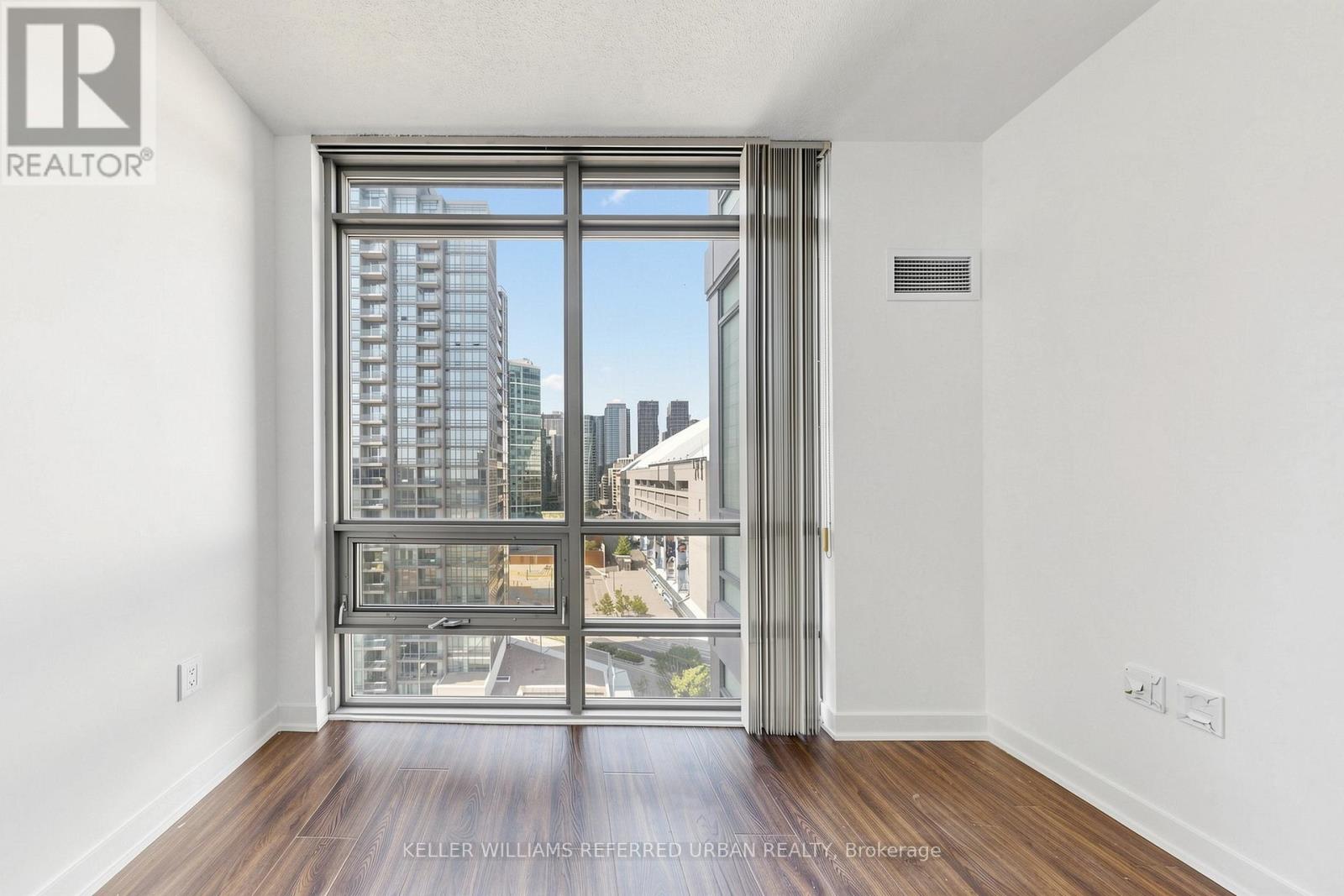 #1610 5 MARINER TERRACE - 25