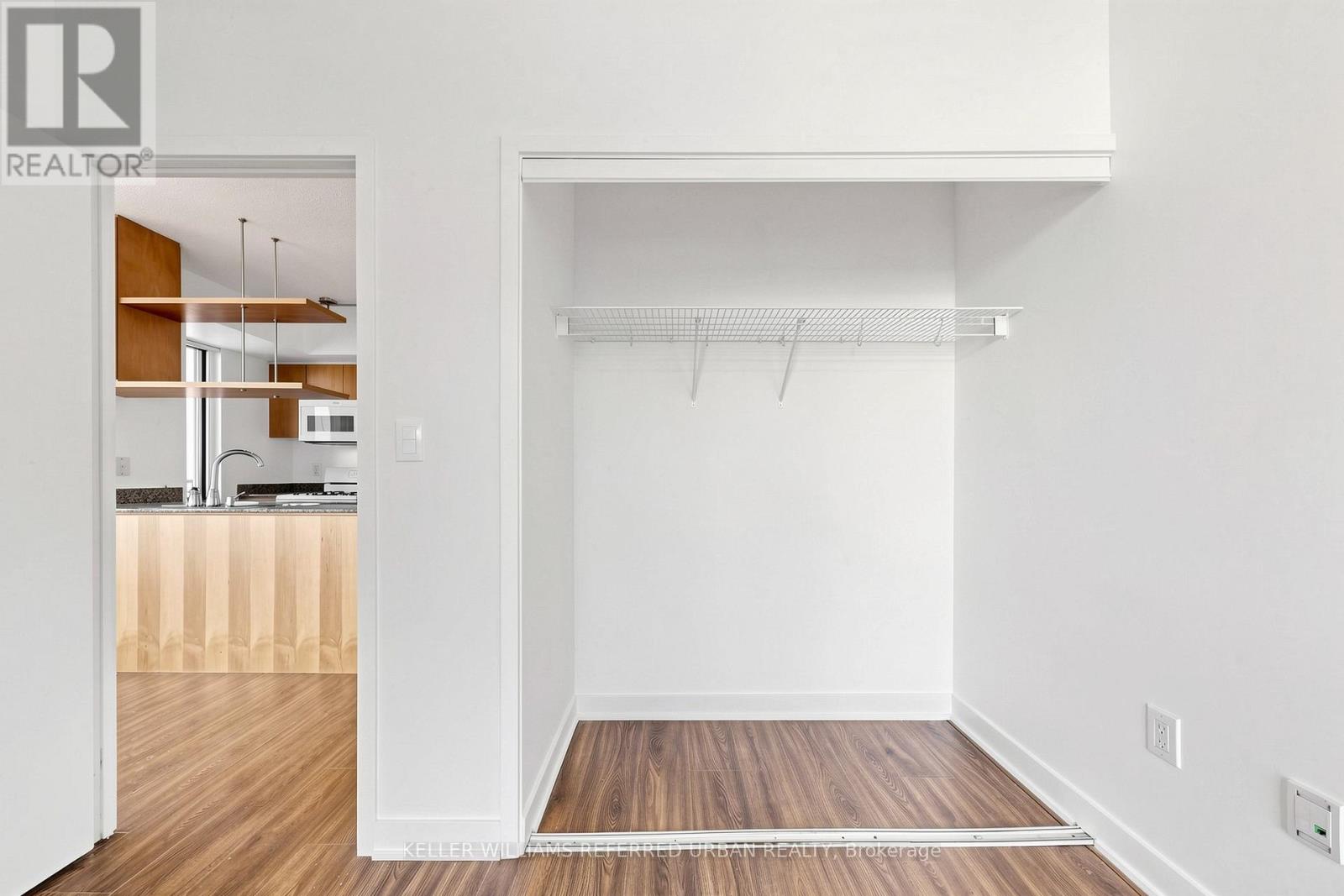 #1610 5 MARINER TERRACE - 28