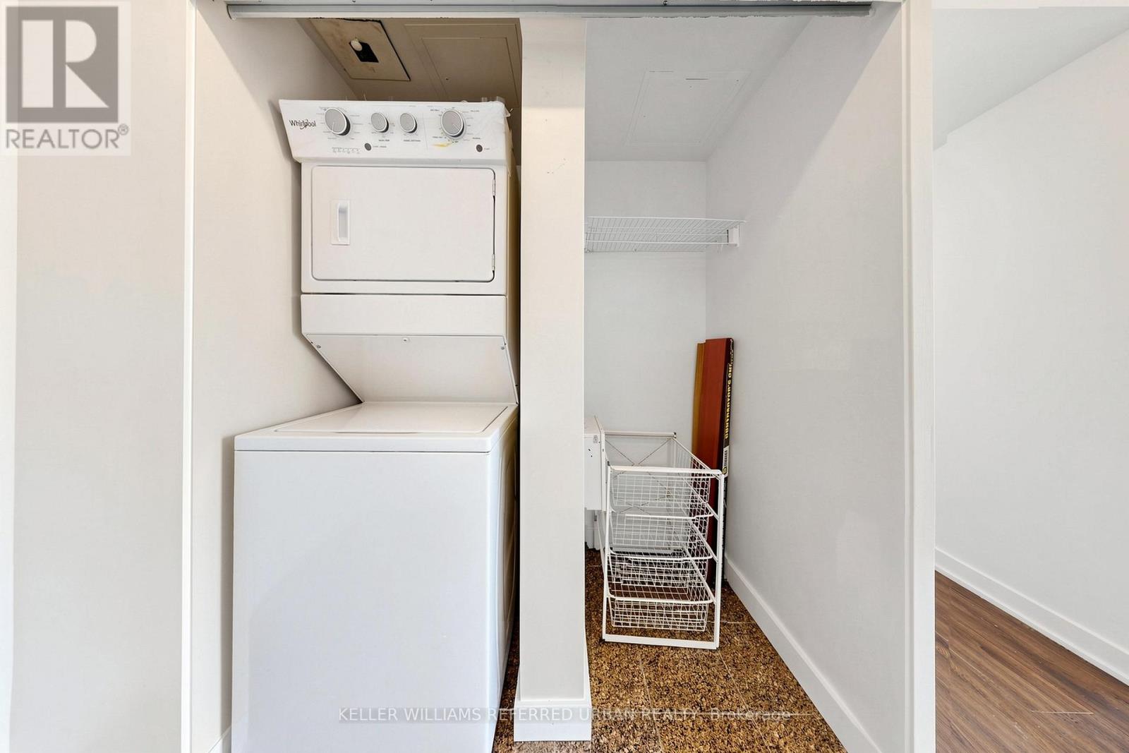 #1610 5 MARINER TERRACE - 33