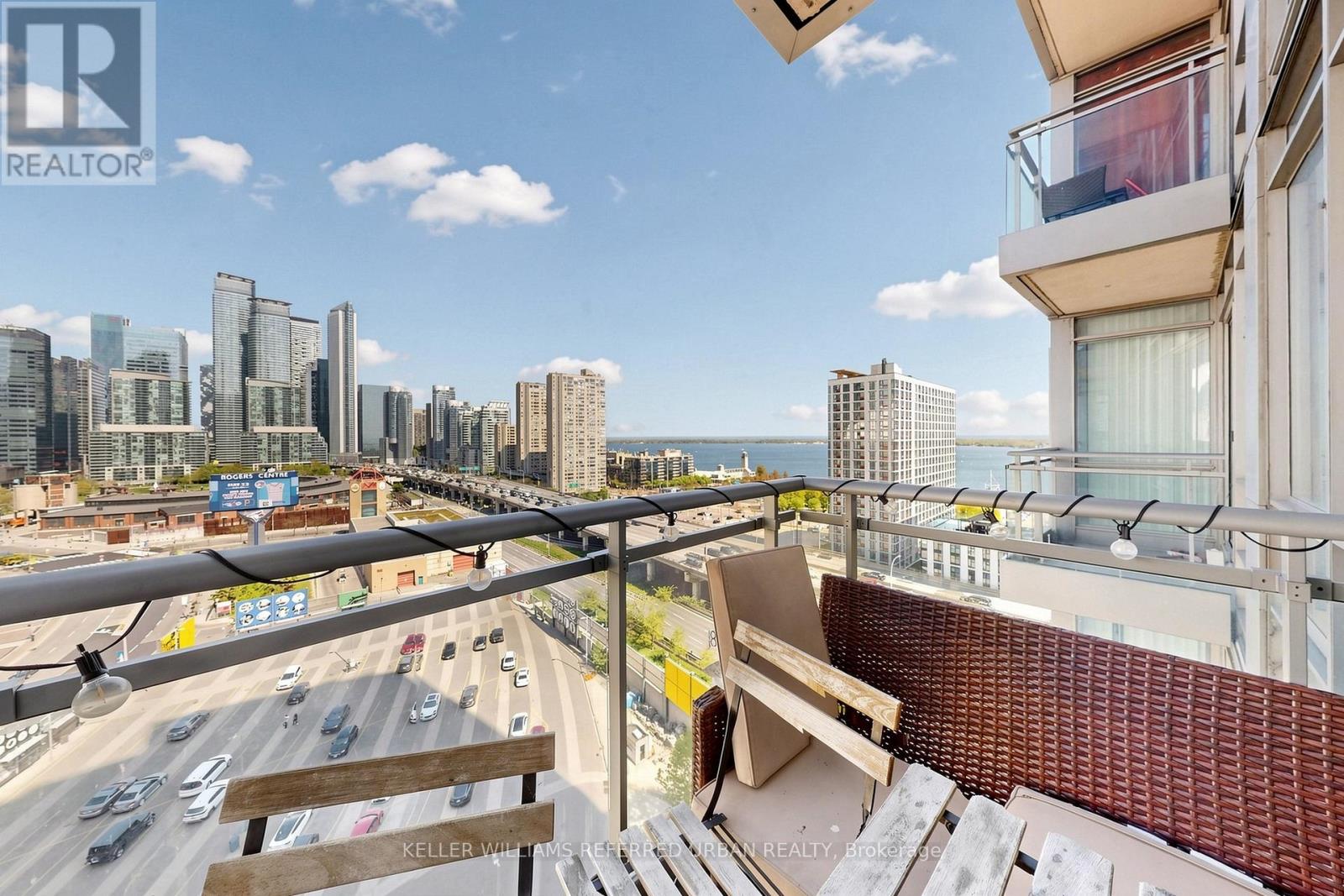 #1610 5 MARINER TERRACE - 36