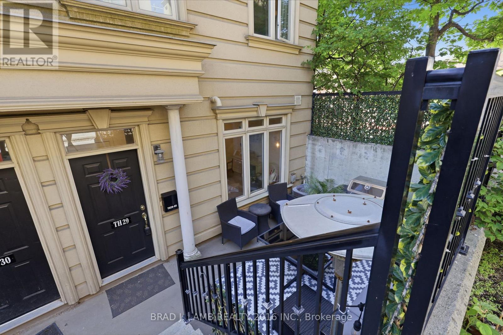 #29 80 CARR STREET - 21
