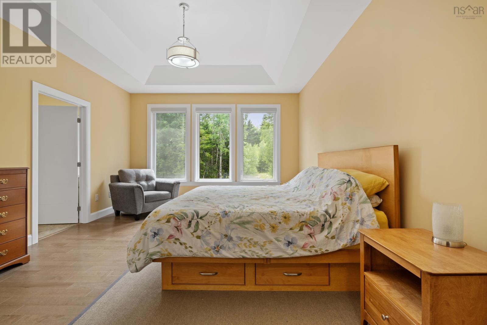 Property 22 of 49 of 156 Magenta Drive