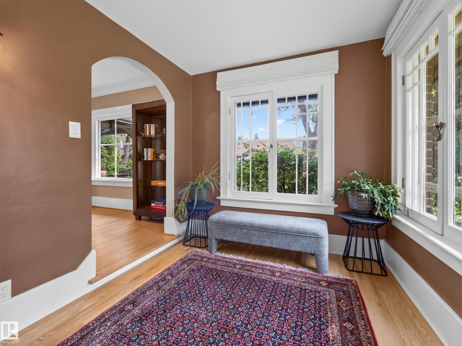 11108 64 ST NW - 10