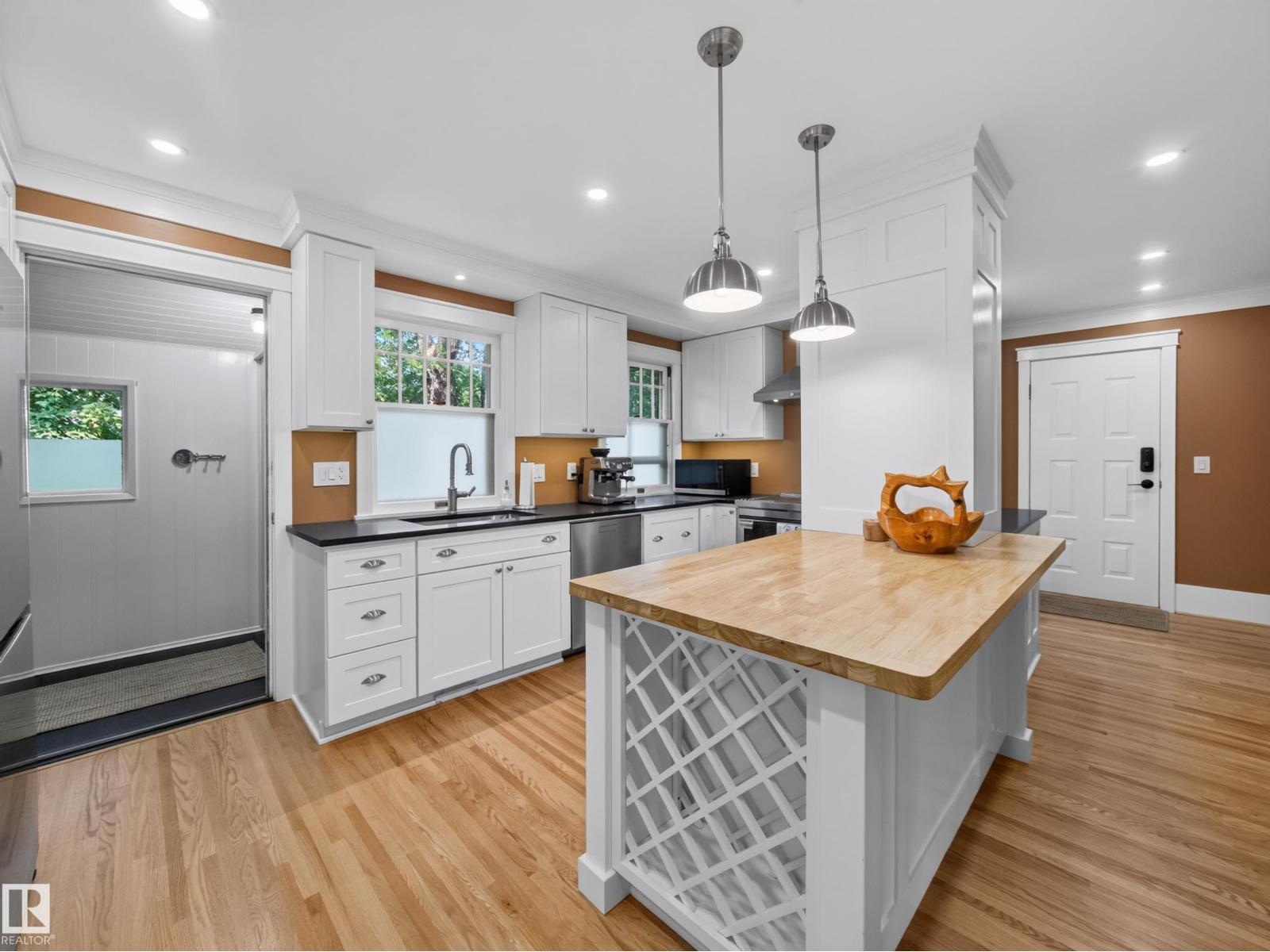 11108 64 ST NW - 14
