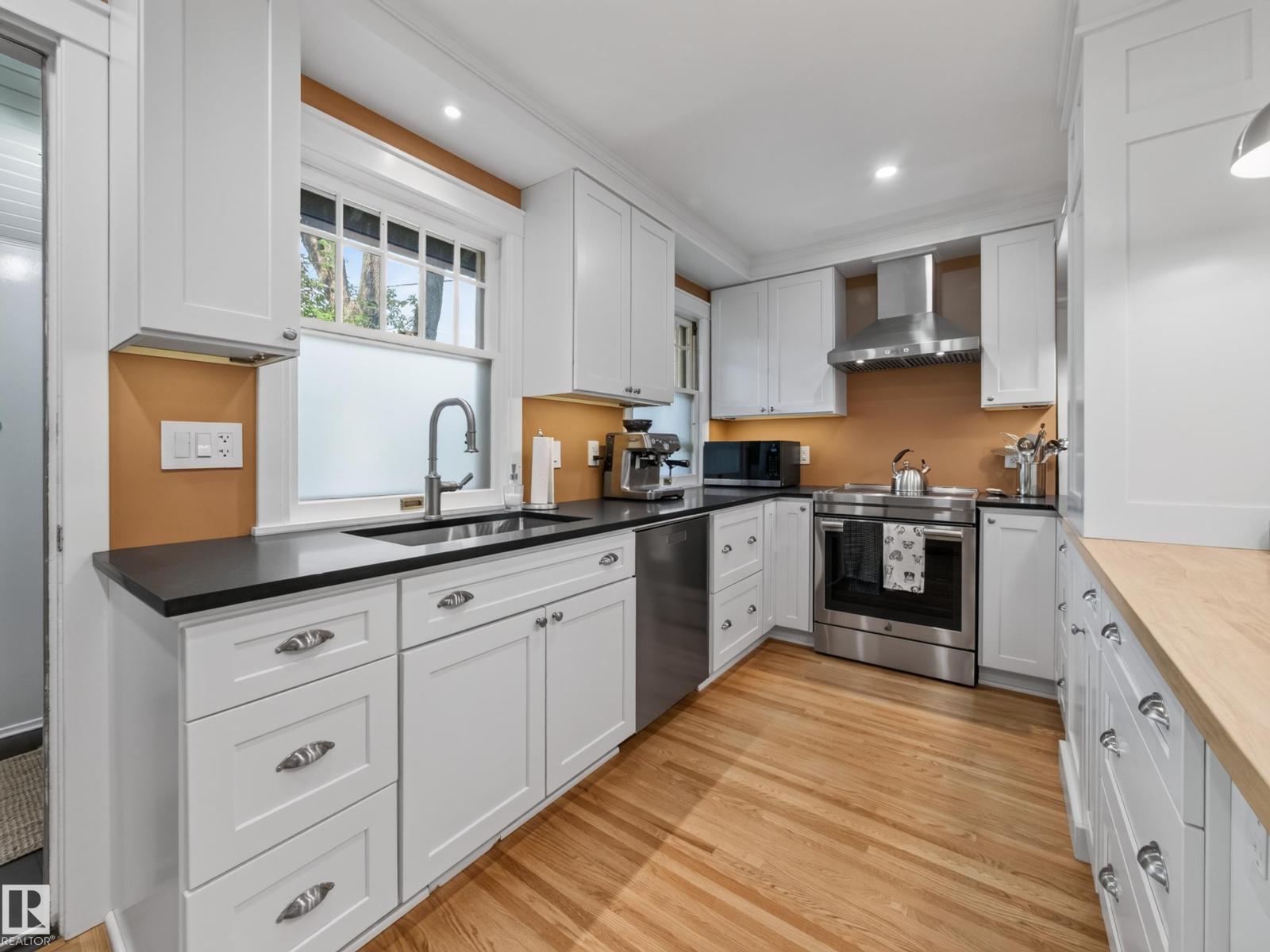11108 64 ST NW - 15