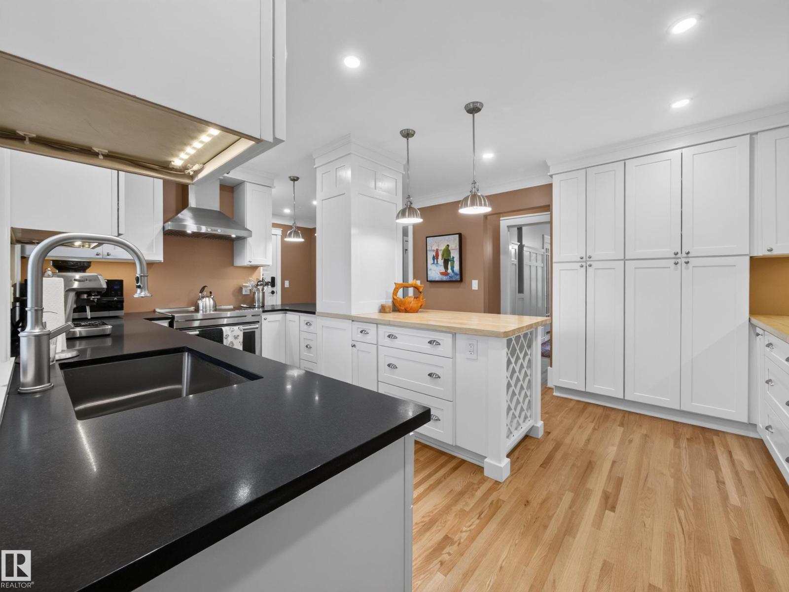 11108 64 ST NW - Image 16