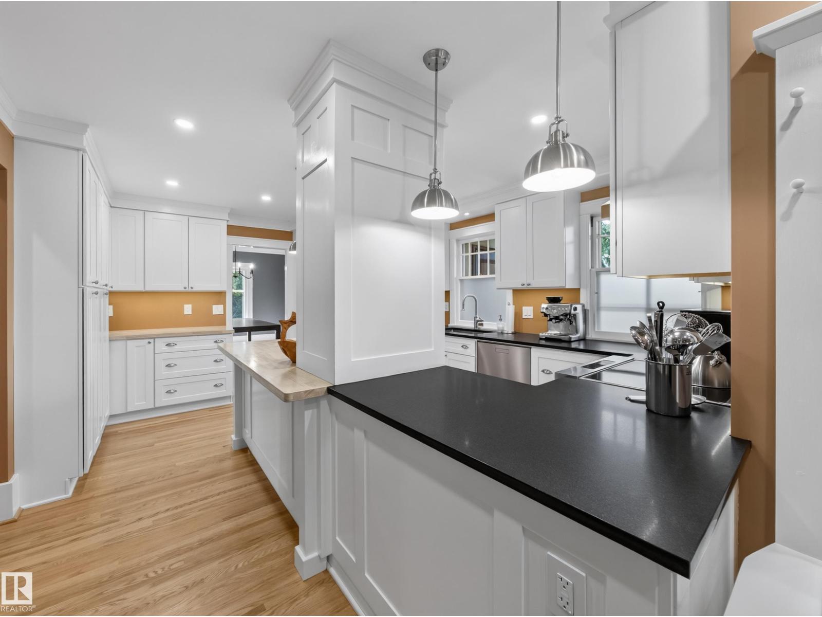 11108 64 ST NW - 17