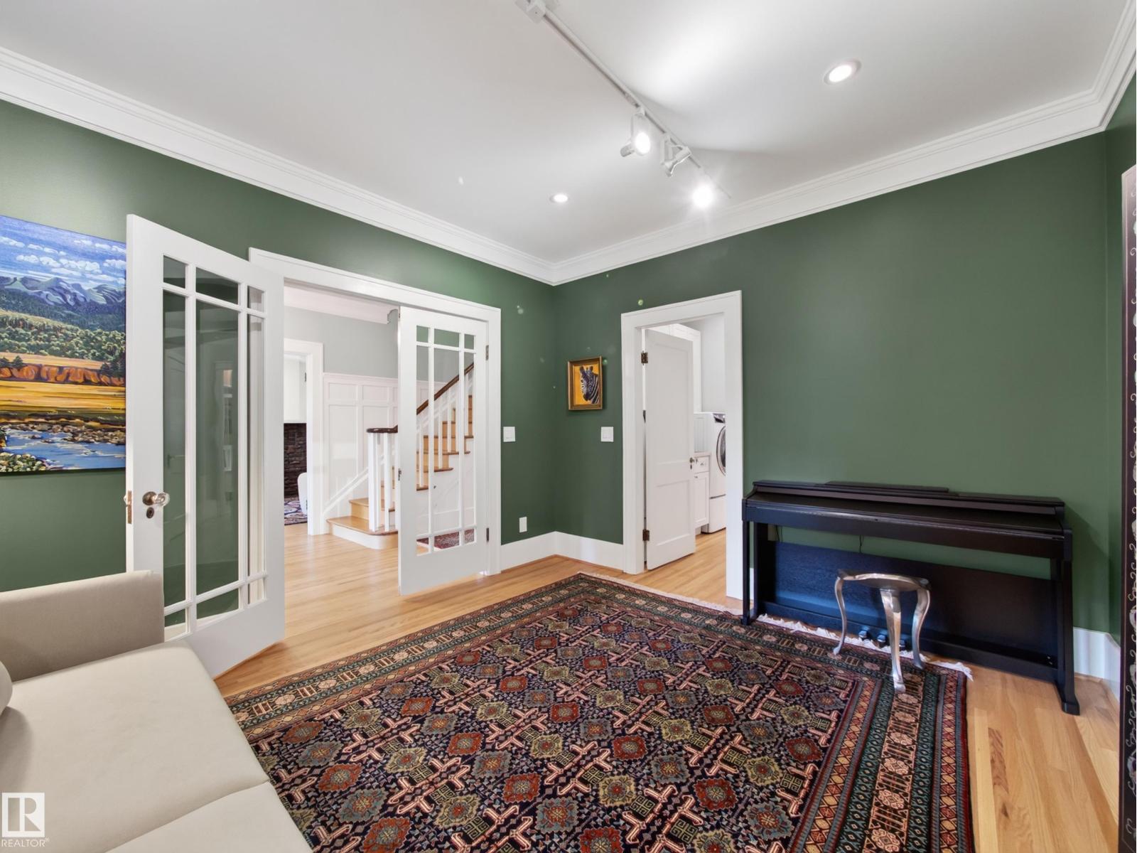 11108 64 ST NW - 20
