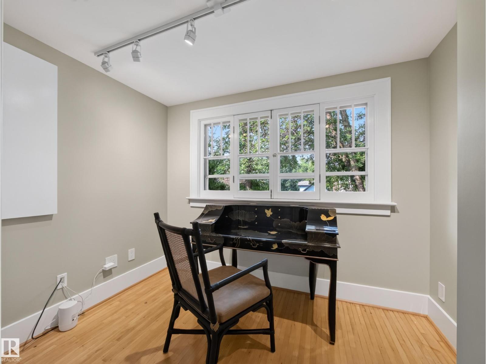 11108 64 ST NW - 31