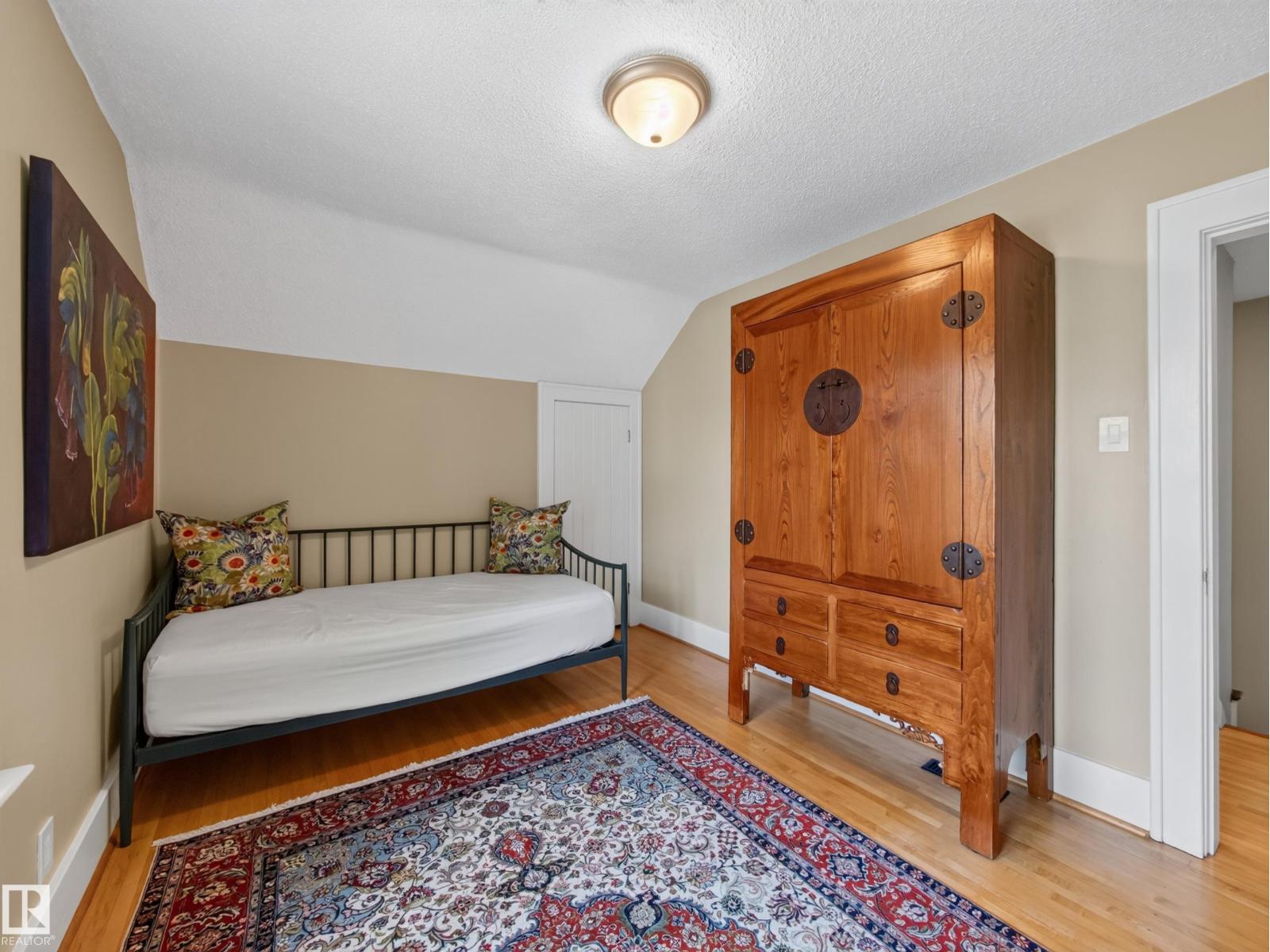 11108 64 ST NW - Image 33