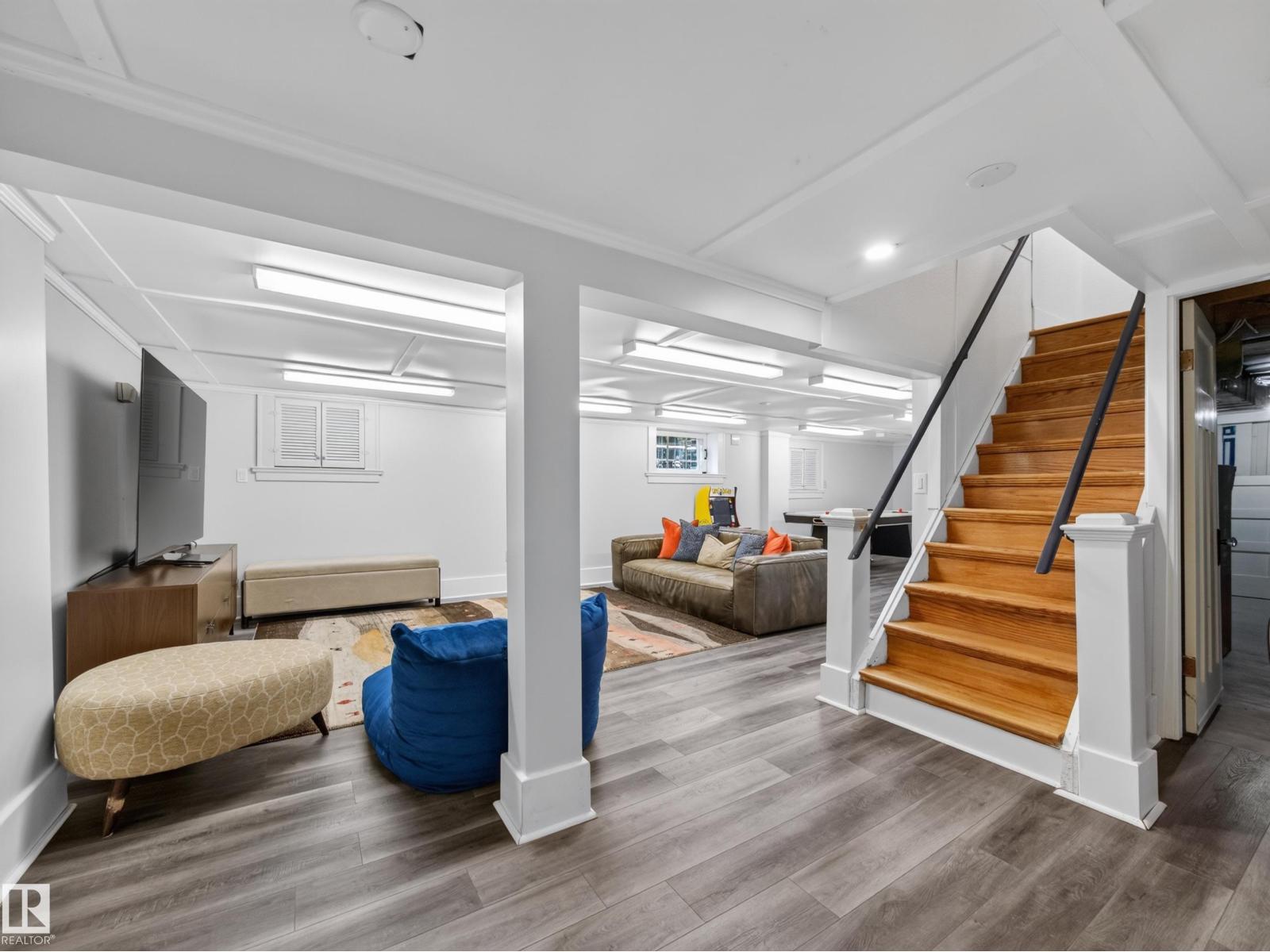 11108 64 ST NW - Image 36