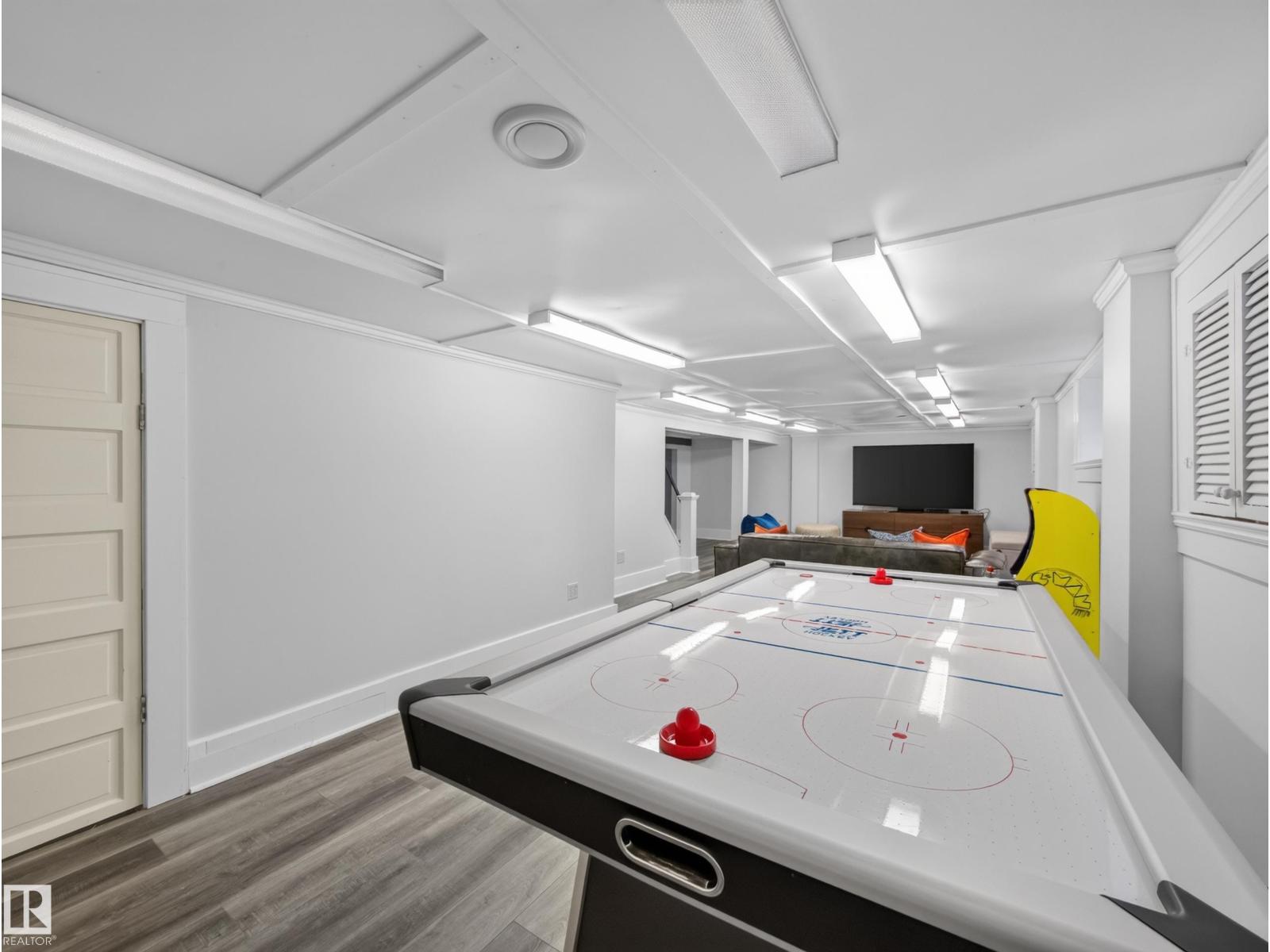 11108 64 ST NW - Image 38