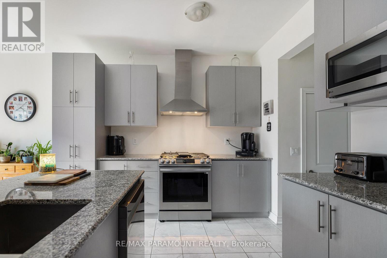 18 TAIT CRESCENT - 14