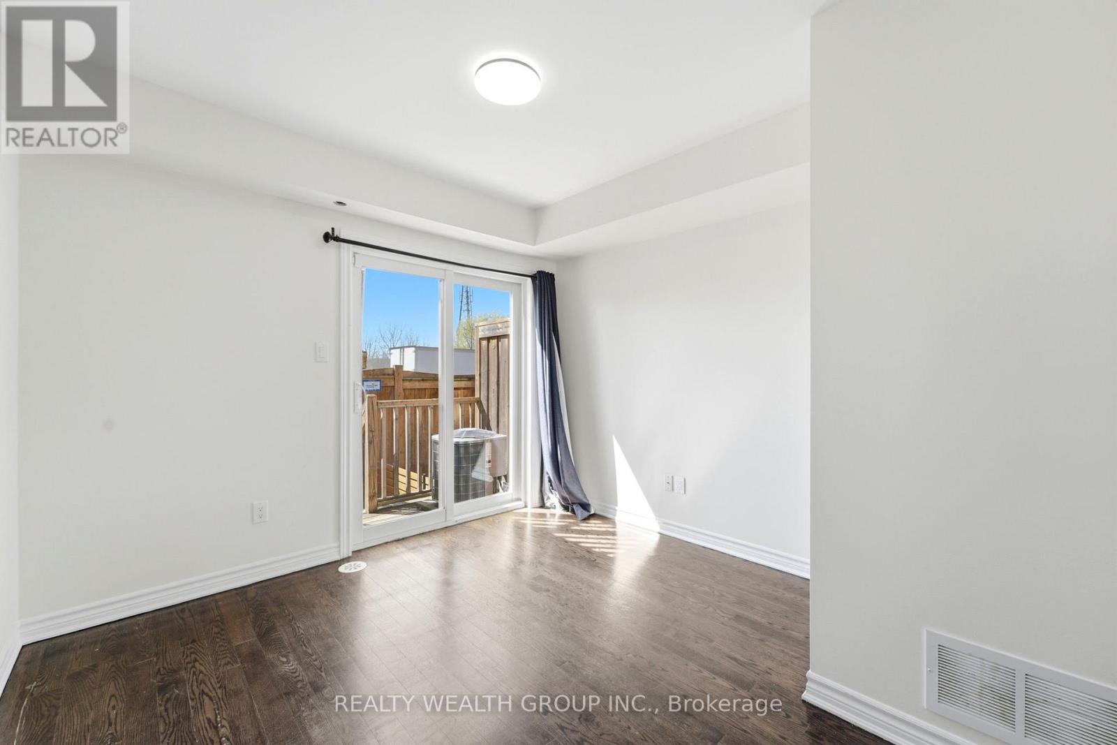7 CITY PARK CIRCLE - 30
