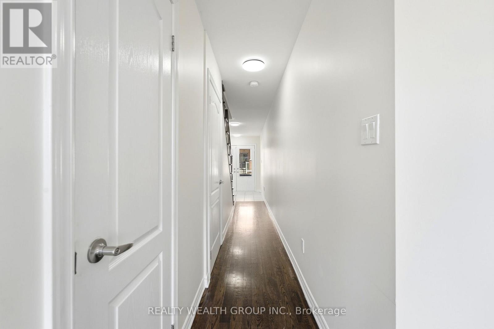 7 CITY PARK CIRCLE - 32