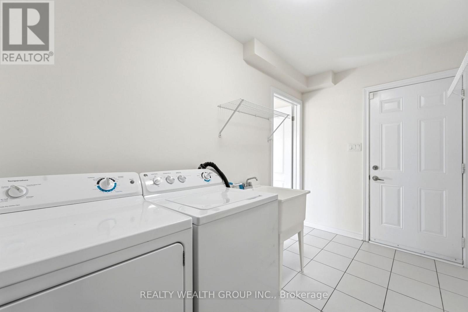 7 CITY PARK CIRCLE - 34