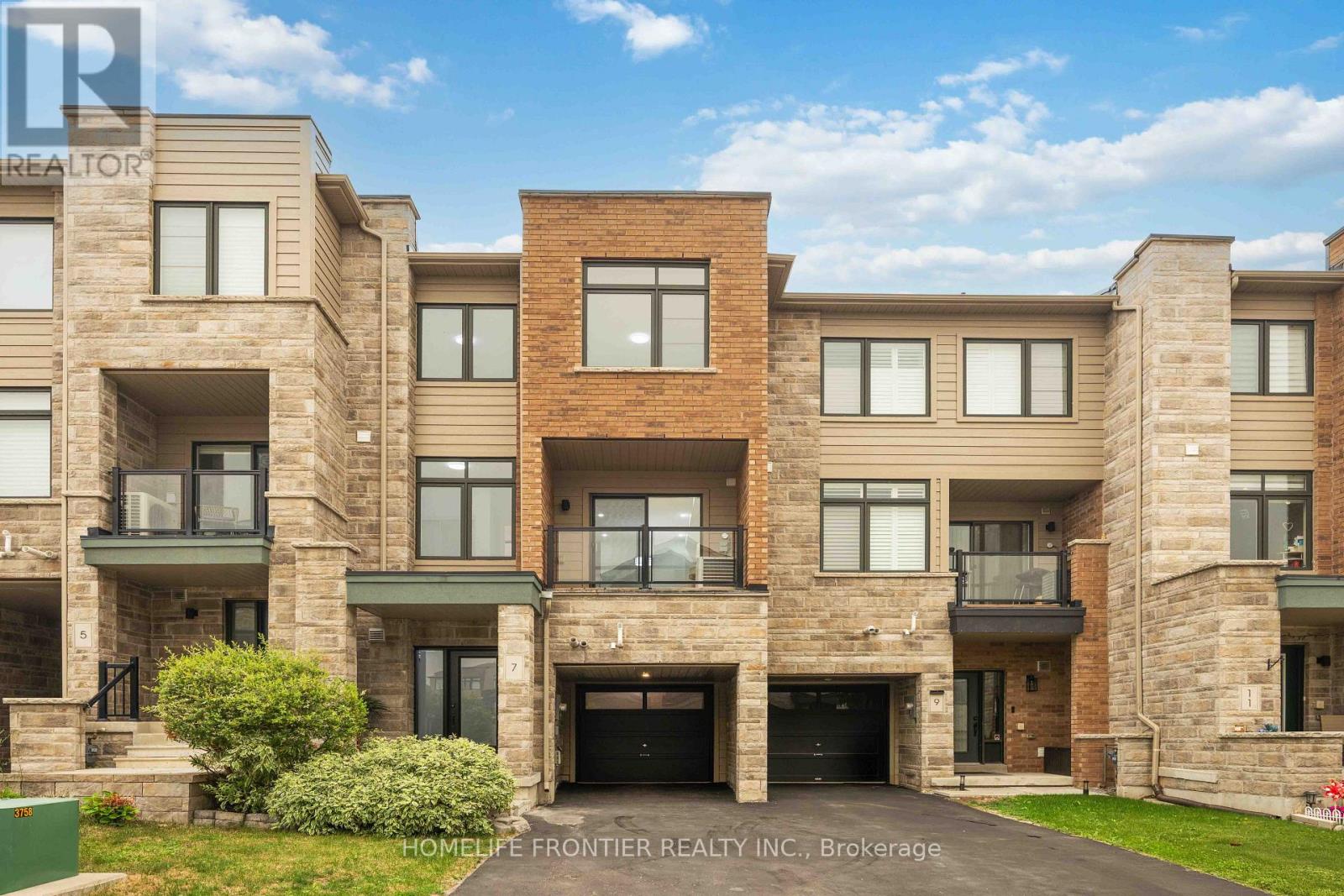 Listing photo of 7 VANTAGE LOOP